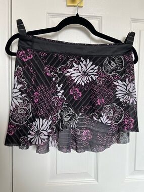 Vintage Lululemon Split Skirt with Graphic, size 2